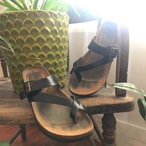 American Eagle Sandals